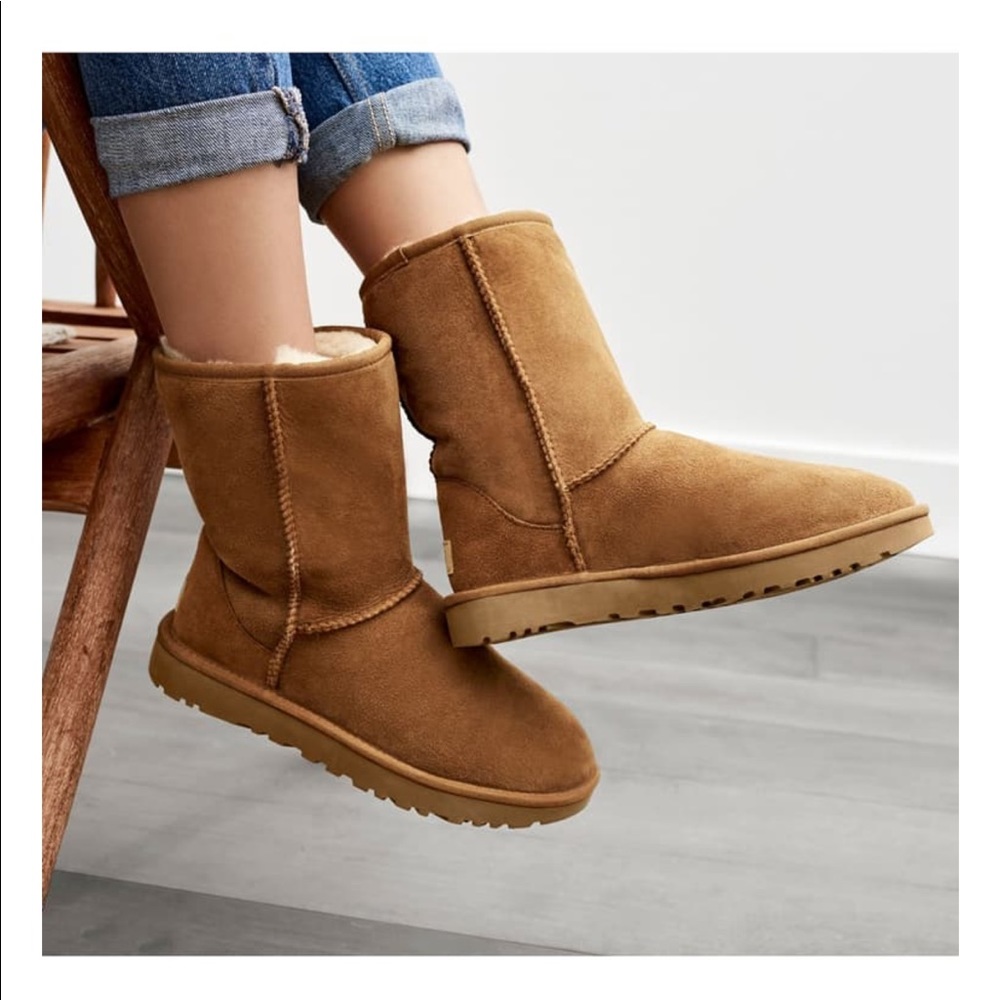 UGG Classic Shearling Lined Short Boot - Picture 3 of 7